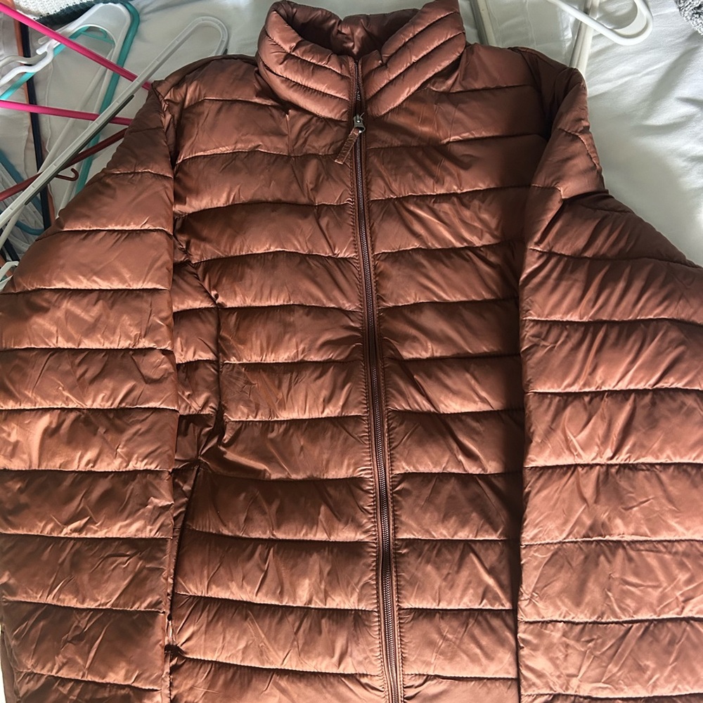 Amazon essentials Women's Brown Puffer Jacket